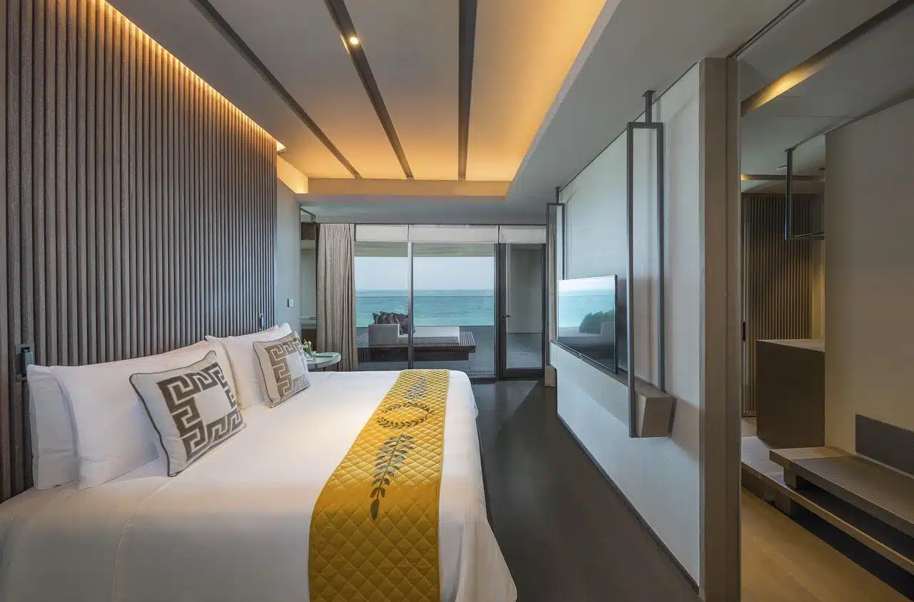 סווטיה עם נוף לים בסיזרס פאלאס