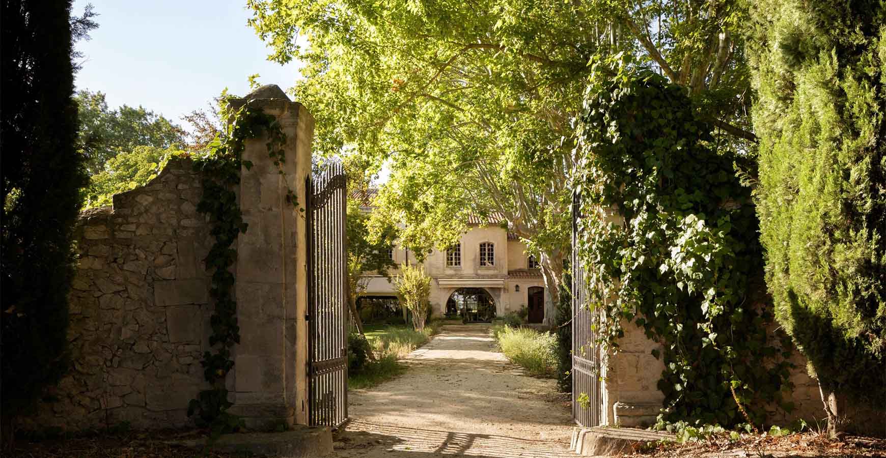 כניסה לוילה בפרובנס